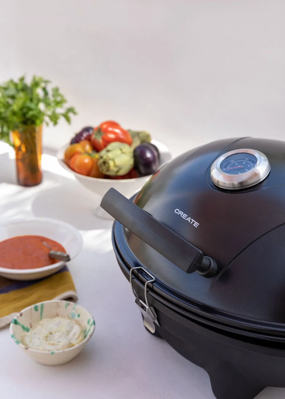 Barbacoa eléctrica Create Surface 2 en 1 plegable de sobremesa o con pie: termómetro de la tapa en °C y °F