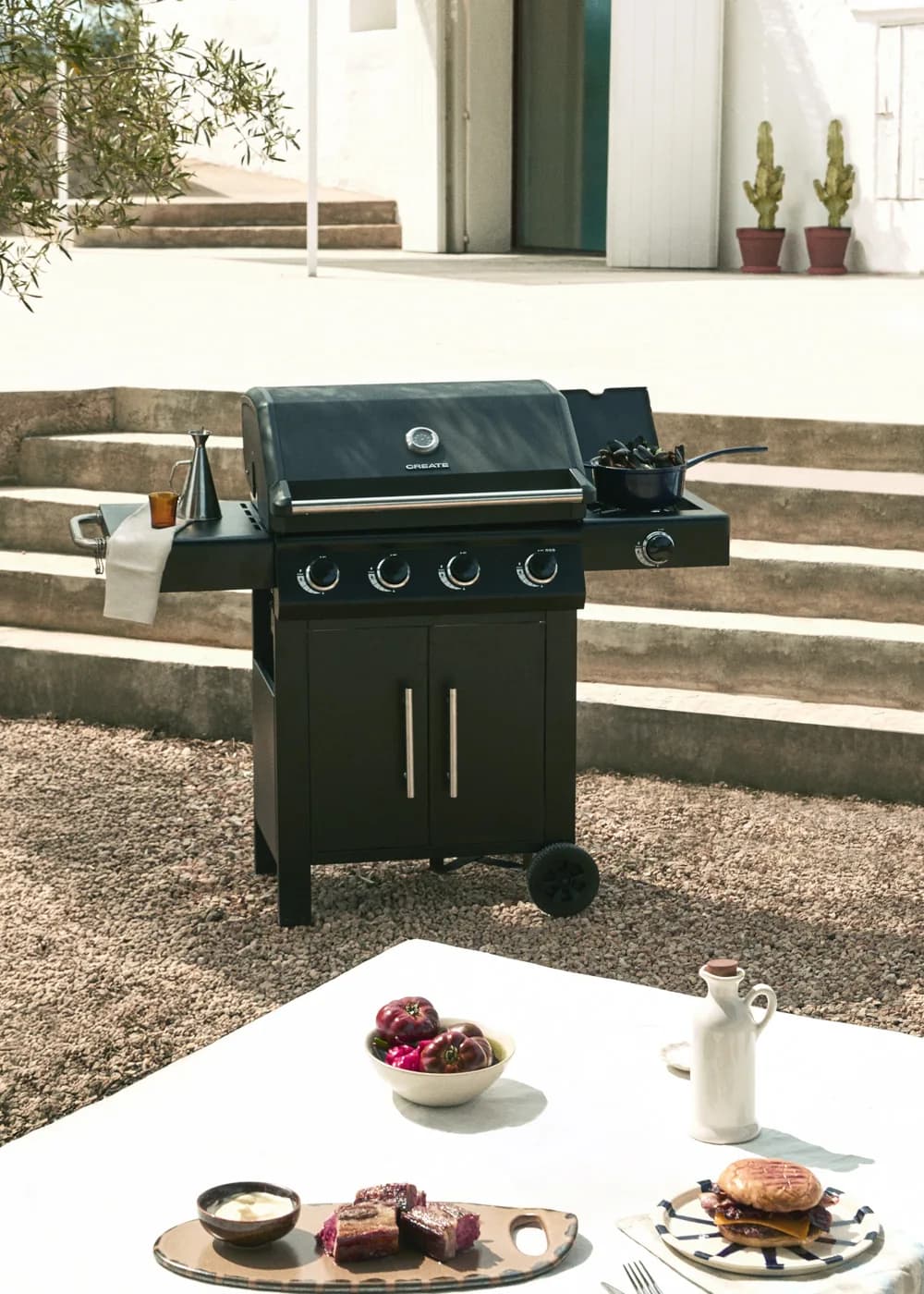 Barbacoa de gas Create Burner Pro 17 kW con 4 quemadores y armario — barbacoa de gas 4 quemadores