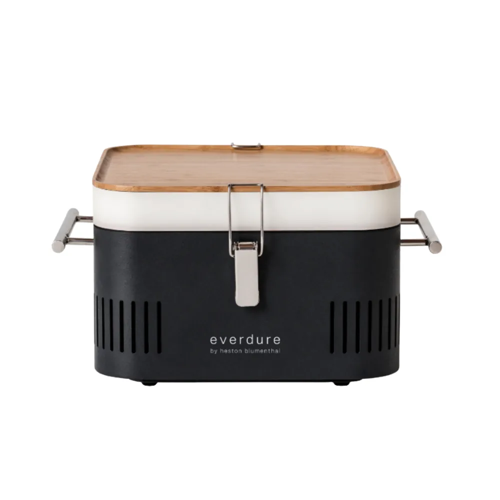 Barbacoa portátil de carbón Everdure Cube 42,5 cm con tabla de bambú