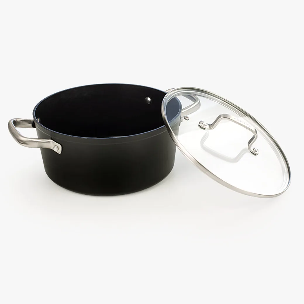 Cacerola antiadherente cerámica Arcos Samoa 24 cm con tapa de cristal: con la tapa quitada para ver el interior