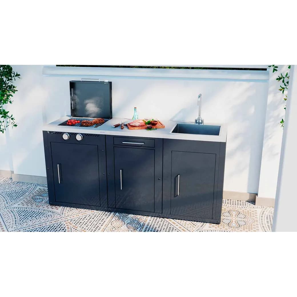Cocina de exterior modular Imor MOCA con barbacoa de gas, armario con cajón y fregadero: instalada en la terraza con la tapa cerrada