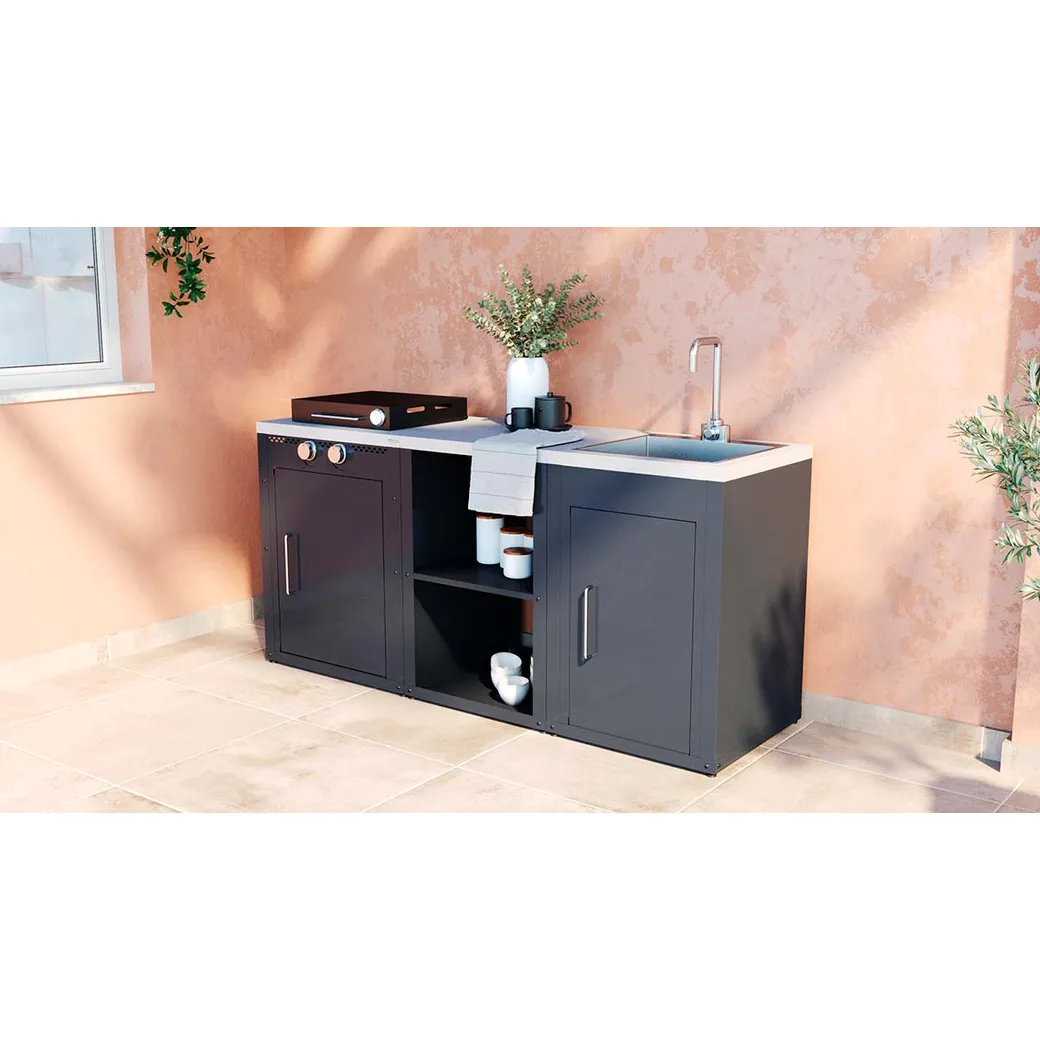 Cocina de exterior modular Imor MOCA con barbacoa de gas, balda y fregadero: instalada en la terraza con la tapa cerrada