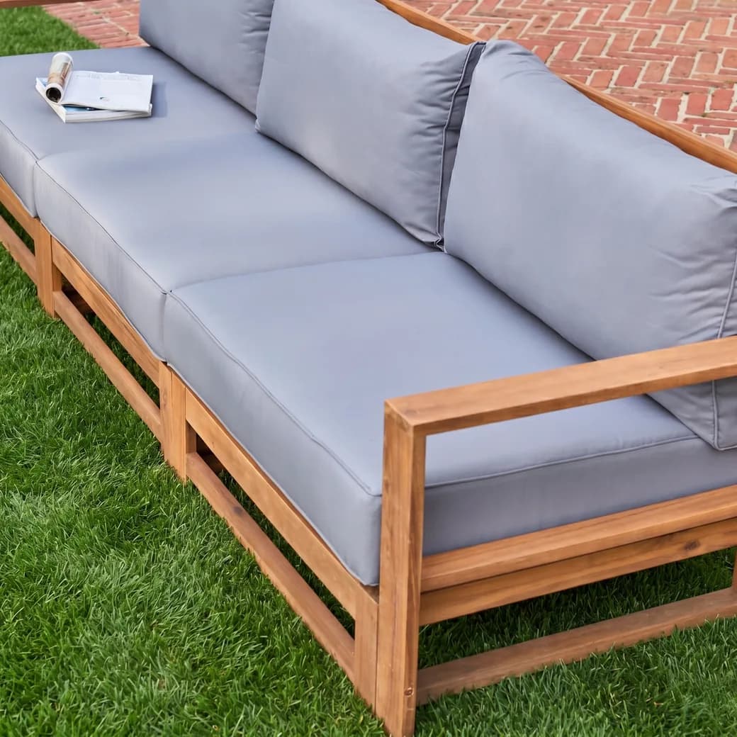 Conjunto de muebles de jardín de madera Mendoza 5 plazas con mesa: detalle de cerca del producto