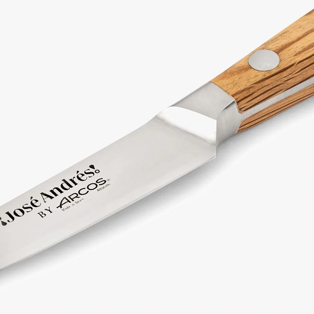 Cuchillo mondador Arcos José Andrés 100 mm con mango de encina: detalle de cerca del producto