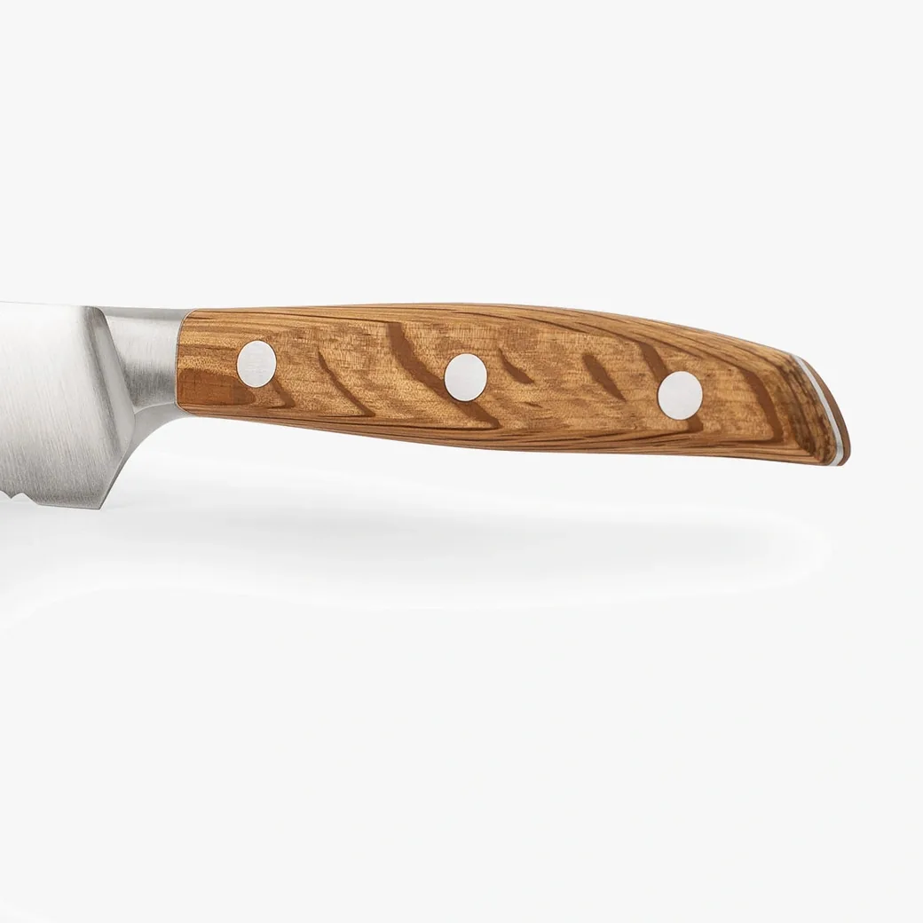 Cuchillo panero Arcos José Andrés 200 mm de sierra con mango de encina: detalle del mango y sus remaches de acero