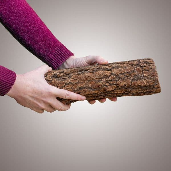Leña de encina y roble en saco 14 Kg: detalle de la madera de roble
