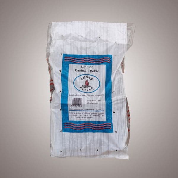 Leña de encina y roble en saco 14 Kg — leña de roble