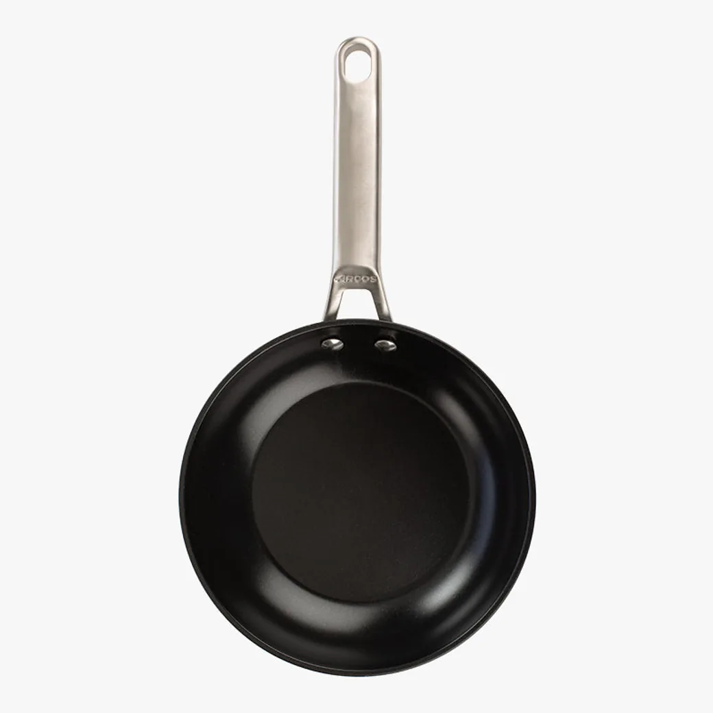 Sartén antiadherente cerámica Arcos Samoa 20 cm para inducción y horno: vista desde arriba del interior con el antiadherente cerámico