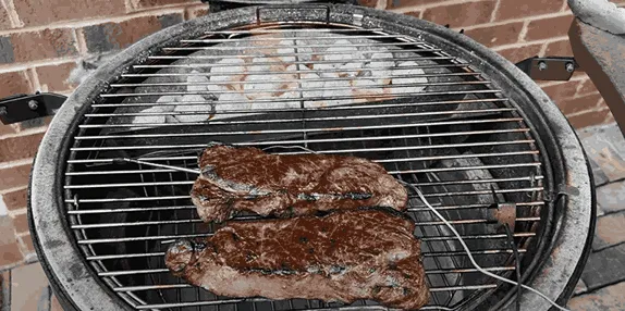cocinar en kamado de forma indirecta